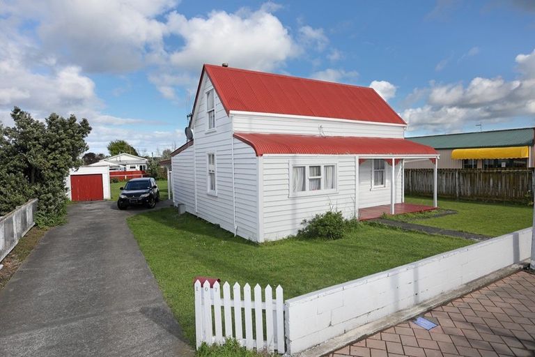 Photo of property in 107 Bridge Street, Bulls, 4818