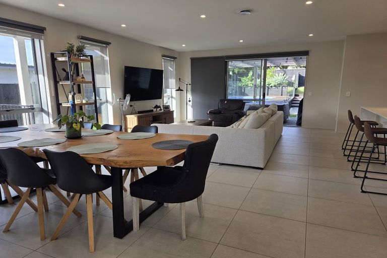 Photo of property in 16 Lydiard Place, Beachlands, Auckland, 2018