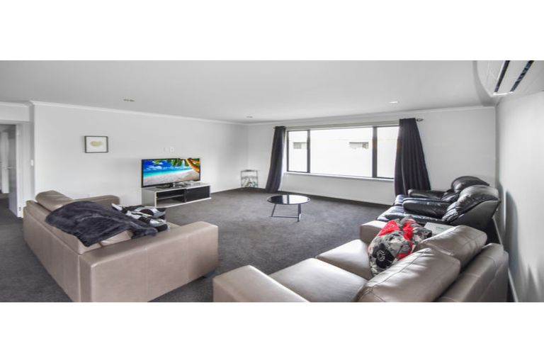 Photo of property in 32 Rhoboro Road, Twizel, 7901