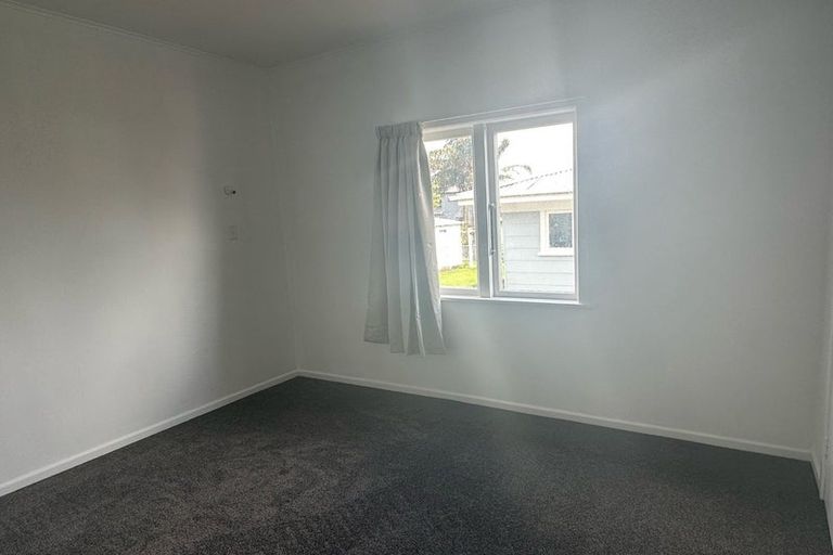 Photo of property in 1/49 Clevedon Road, Papakura, 2110