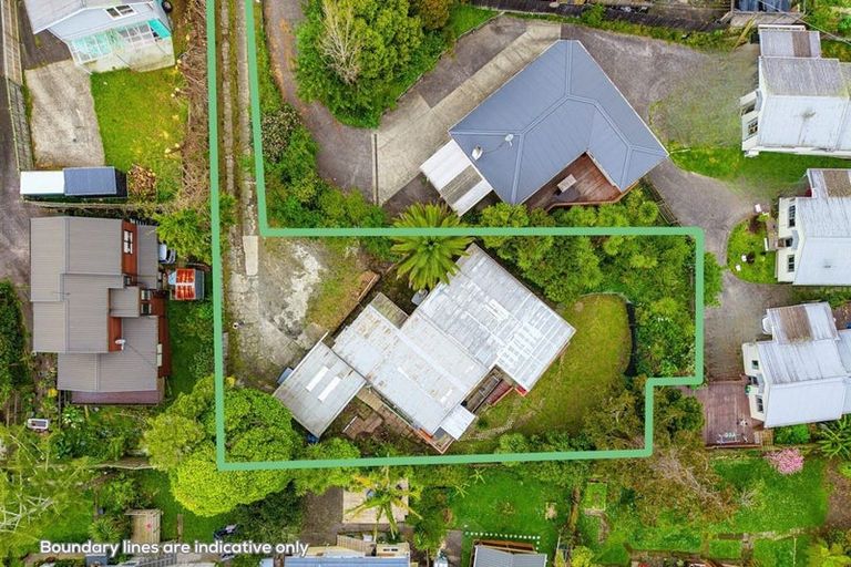 Photo of property in 28 Sunnyfield Crescent, Glenfield, Auckland, 0629