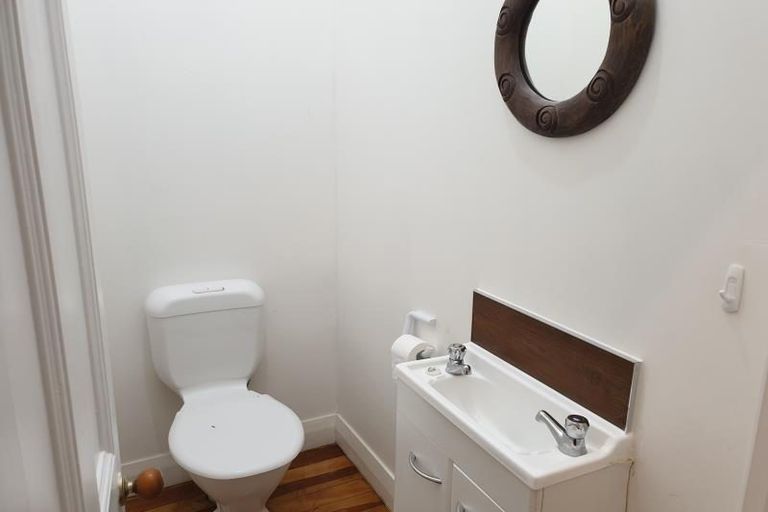 Photo of property in 119 Glenmore Street, Kelburn, Wellington, 6012