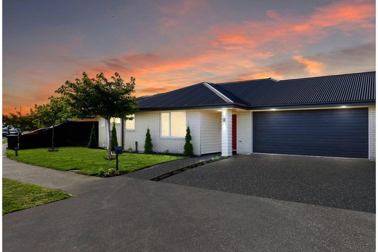 Photo of property in 4 Somerville Crescent, Aidanfield, Christchurch, 8025