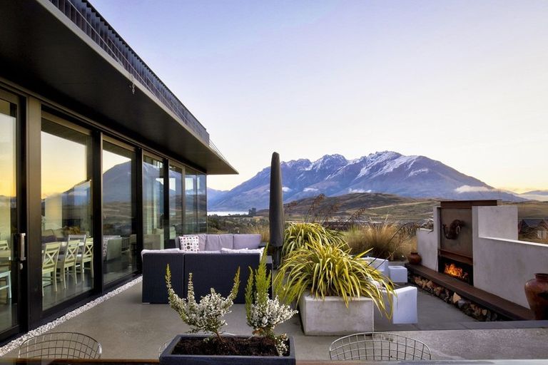 Photo of property in 52 Orford Drive, Jacks Point, Queenstown, 9371