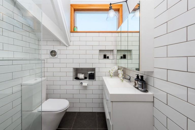 Photo of property in 2/22 View Road, Campbells Bay, Auckland, 0630