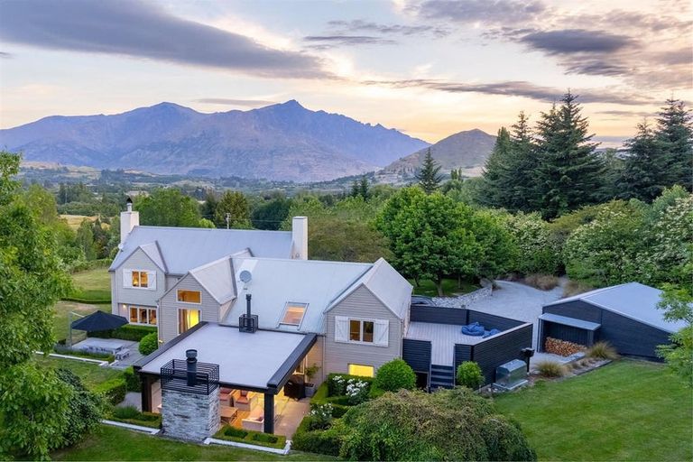 Photo of property in 183 Dalefield Road, Dalefield, Queenstown, 9371