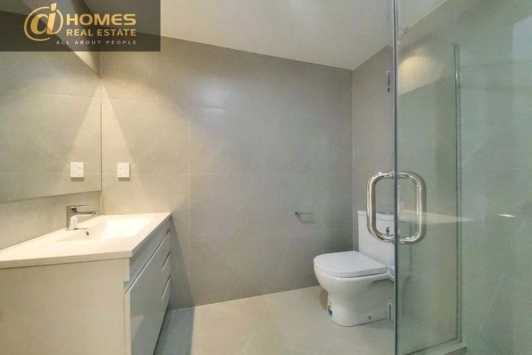 Photo of property in 8/237 Swanson Road, Henderson, Auckland, 0610