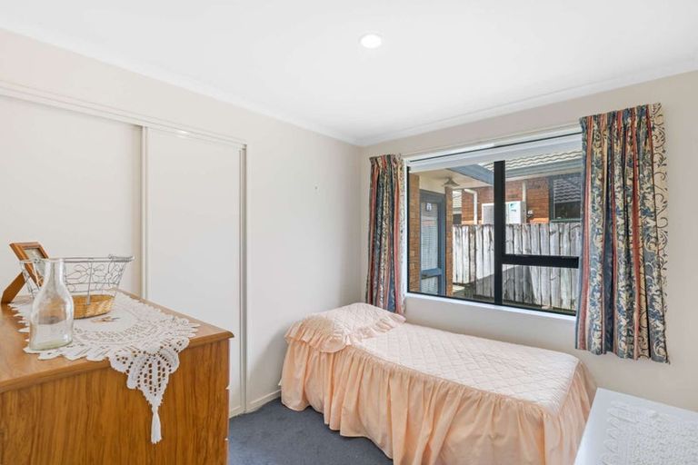 Photo of property in 20 Waitoa Street, Waiuku, 2123