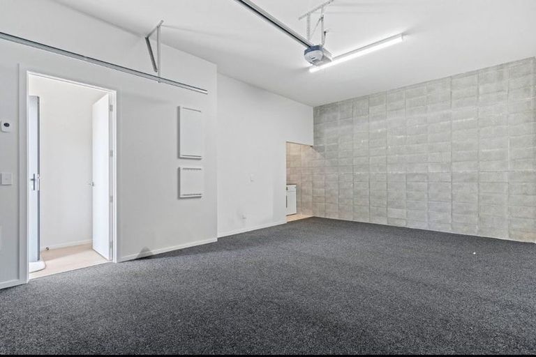 Photo of property in 115 Tiketike Way, Brooklyn, Wellington, 6021