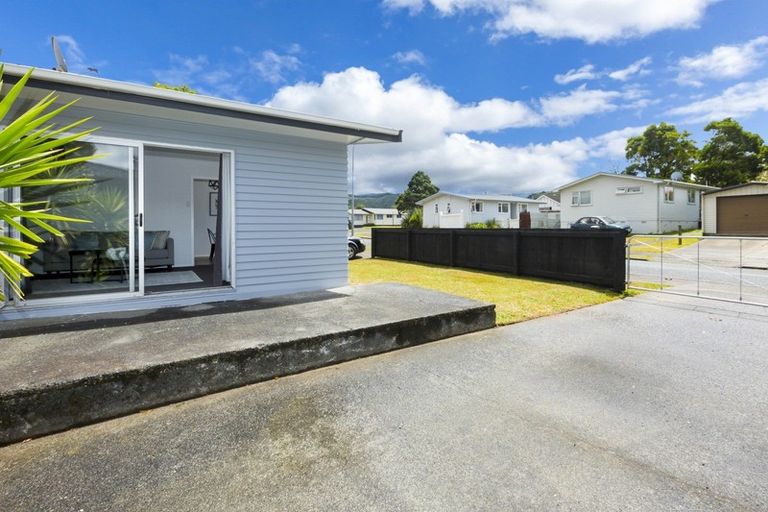 Photo of property in 7 Blueberry Grove, Timberlea, Upper Hutt, 5018