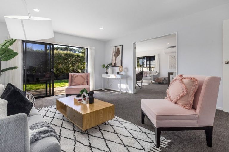 Photo of property in 2b Observatory Close, Whitby, Porirua, 5024