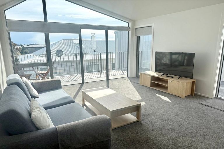 Photo of property in 2/79 Beachville Road, Redcliffs, Christchurch, 8081