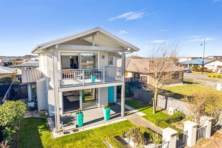 Photo of property in 4 Solander Road, Pegasus, 7612