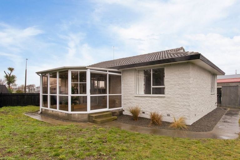 Photo of property in 15 Chadbury Street, Parklands, Christchurch, 8083