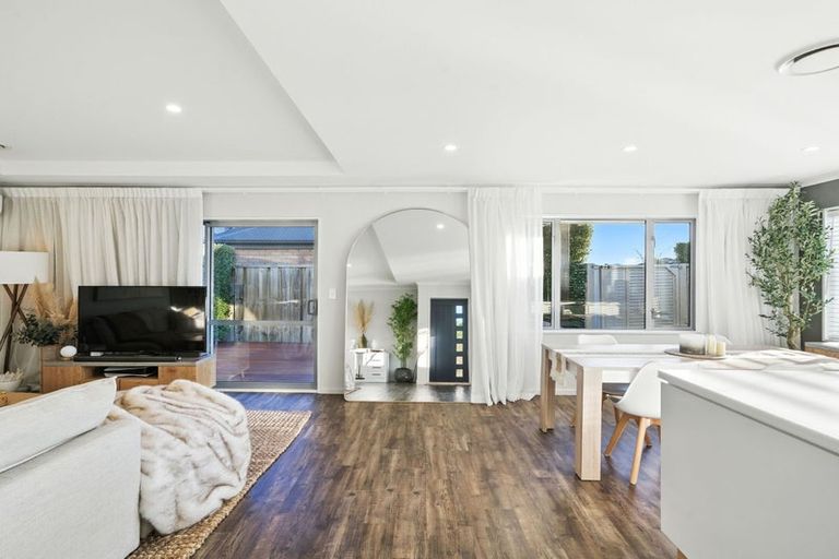 Photo of property in 18 Ridgeway Avenue, Rolleston, 7615