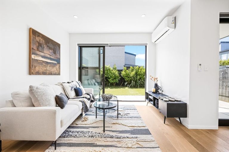 Photo of property in 6 Desalt Drive, Hobsonville, Auckland, 0616