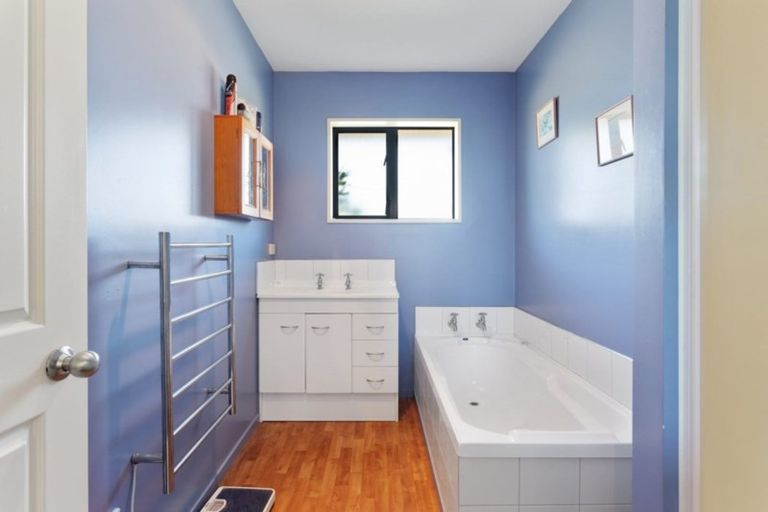 Photo of property in 19 Castle Street, Waikari, 7420