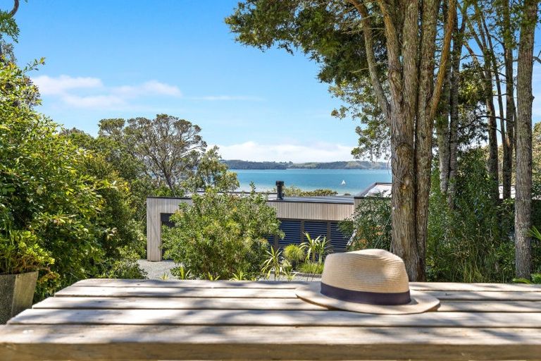 Photo of property in 17 Rangimaarie Crescent, Snells Beach, 0920