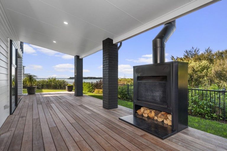 Photo of property in 30 Lakeside Terrace, Omokoroa, 3114