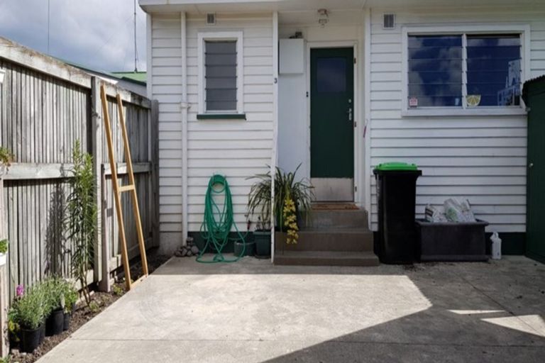 Photo of property in 3/1104 Heretaunga Street East, Parkvale, Hastings, 4122
