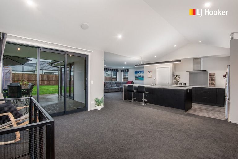 Photo of property in 17 Rodeo Place, Outram, 9019