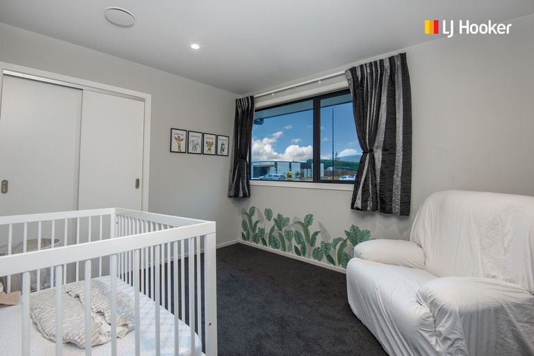 Photo of property in 17 Rodeo Place, Outram, 9019