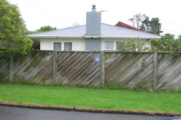 Photo of property in 1/4 Pelorus Place, Pakuranga, Auckland, 2010