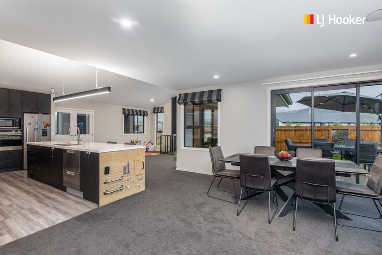 Photo of property in 17 Rodeo Place, Outram, 9019