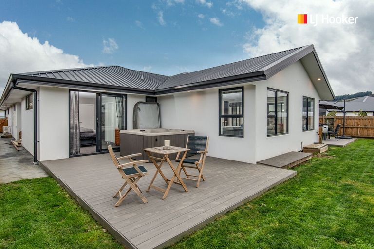 Photo of property in 17 Rodeo Place, Outram, 9019