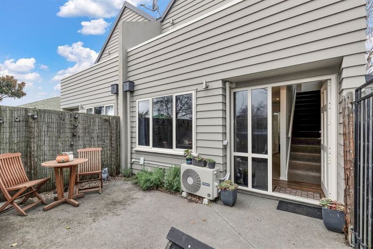 Photo of property in 2a Defoe Place, Waltham, Christchurch, 8023