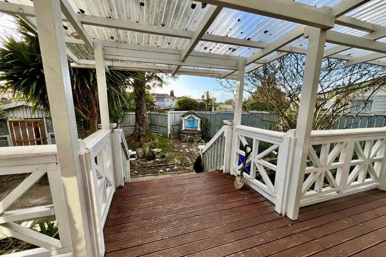Photo of property in 8 John Walker Drive, Manurewa, Auckland, 2102