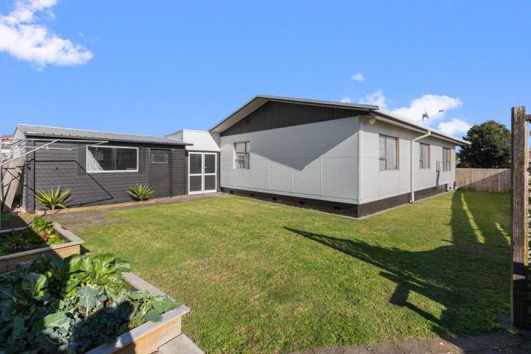 Photo of property in 3 Sole Avenue, Bell Block, New Plymouth, 4312