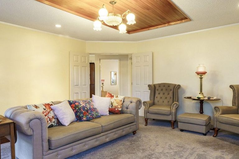 Photo of property in 11b Cheval Place, Taradale, Napier, 4112