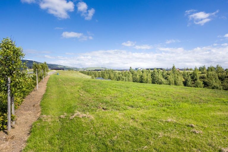 Photo of property in 15 Chatfield Lane, Aokautere, Palmerston North, 4471