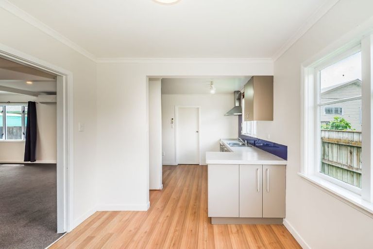 Photo of property in 4 Eatwell Avenue, Paraparaumu Beach, Paraparaumu, 5032