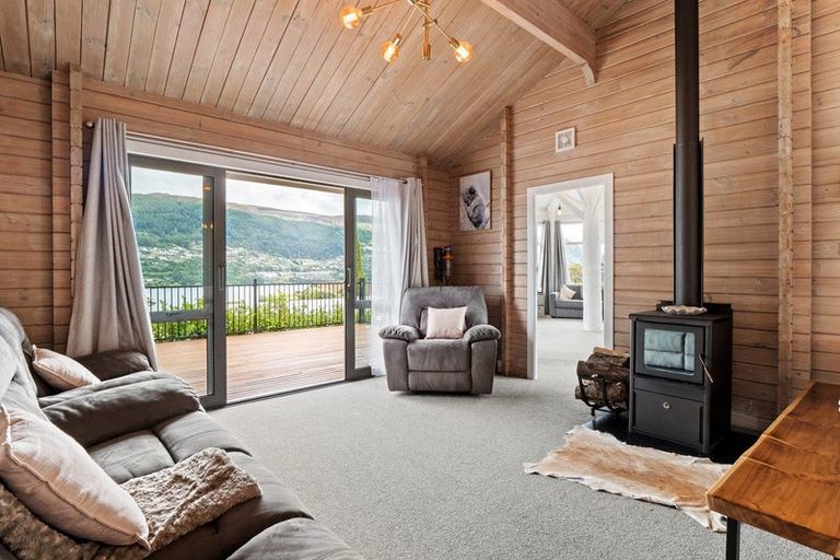 Photo of property in 25 Oregon Drive, Kelvin Heights, Queenstown, 9300
