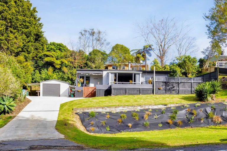 Photo of property in 1 Nikorima Street, Urenui, 4375