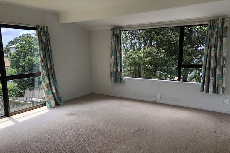 Photo of property in 2/260 Sunset Road, Windsor Park, Auckland, 0632