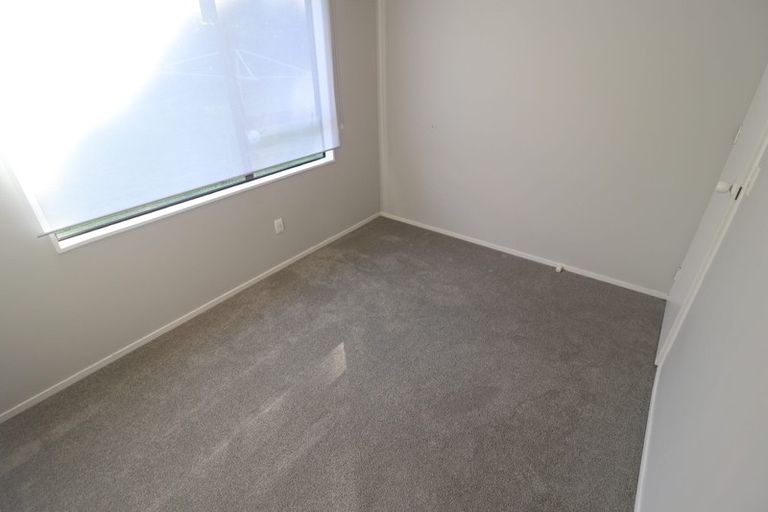Photo of property in 9 Elizabeth Drive, West Harbour, Auckland, 0618