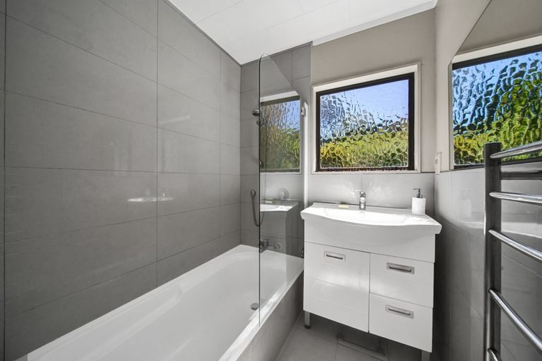 Photo of property in 73a Heta Road, Highlands Park, New Plymouth, 4312