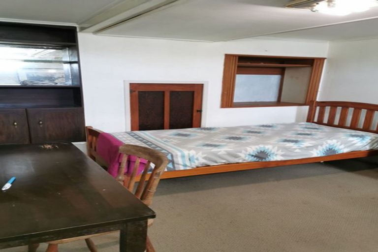 Photo of property in 16 Marie Crescent, Te Atatu South, Auckland, 0610