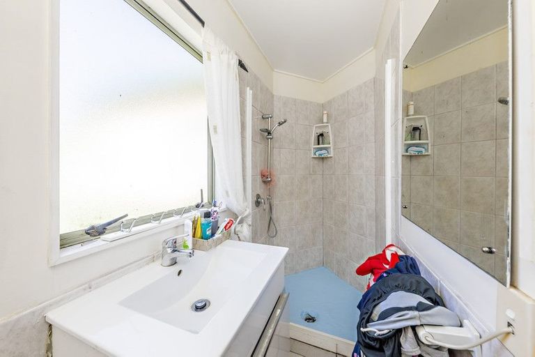 Photo of property in 2 Miles Avenue, Papatoetoe, Auckland, 2025