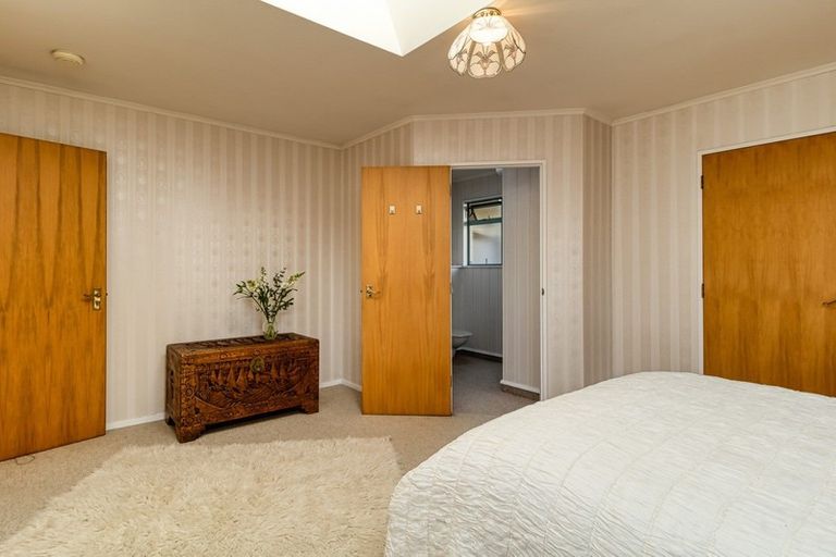 Photo of property in 3/42 Campbell Street, Havelock North, 4130