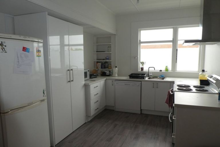 Photo of property in 28 Division Street, Riccarton, Christchurch, 8041