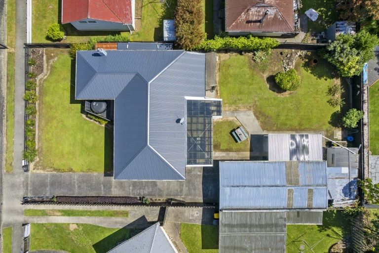 Photo of property in 19 Freyberg Street, Levin, 5510