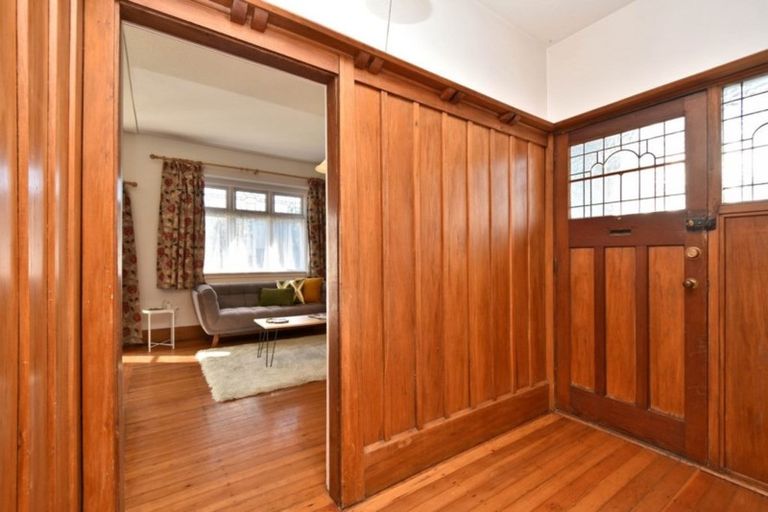 Photo of property in 132 Olliviers Road, Phillipstown, Christchurch, 8011