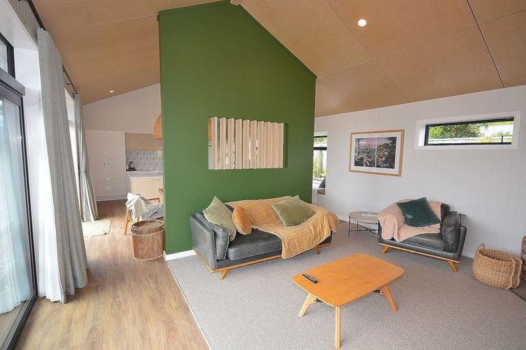 Photo of property in 33 Rauparaha Street, Waikanae Beach, Waikanae, 5036