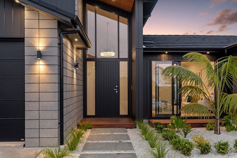 Photo of property in 56 Kewa Road, Albany Heights, Auckland, 0632