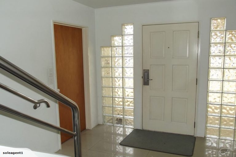 Photo of property in 12c Parris Street, Moturoa, New Plymouth, 4310