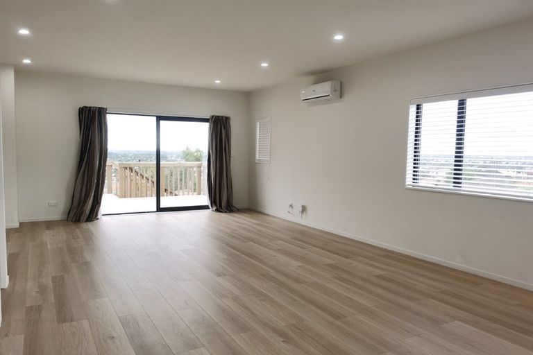 Photo of property in 9a Crestview Rise, Papakura, 2110